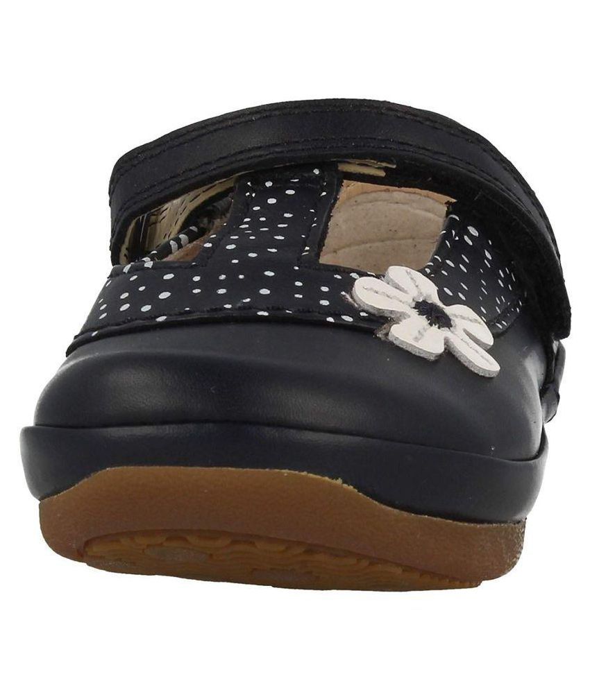 Clarks Girls First Walking Shoes Price in India Buy Clarks Girls First