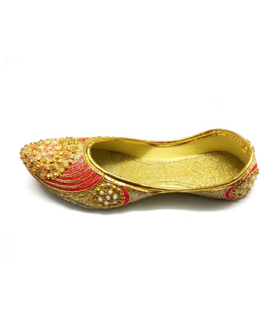 ethnic footwear for women's
