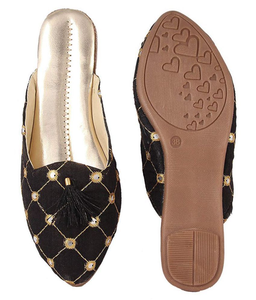 ethnic footwear for women's