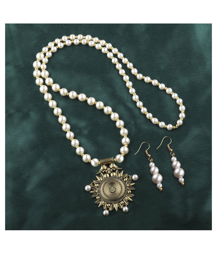    			Silver Shine Pearls Golden Contemporary Contemporary/Fashion Antique Necklaces Set