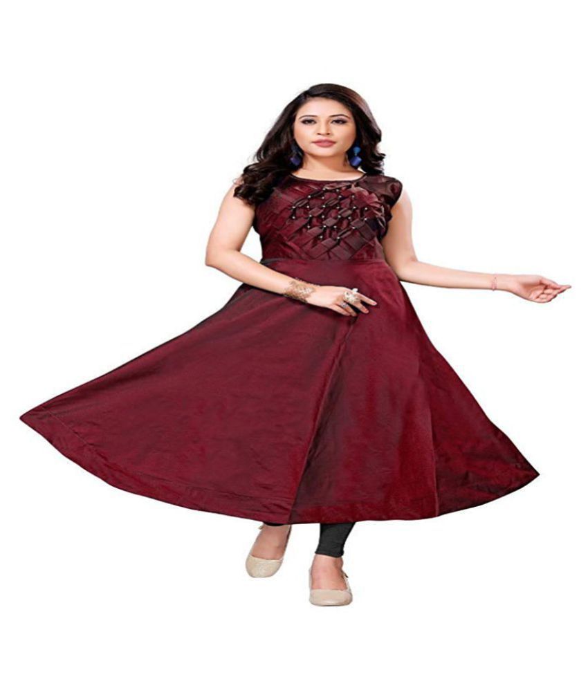 maroon and silver gown