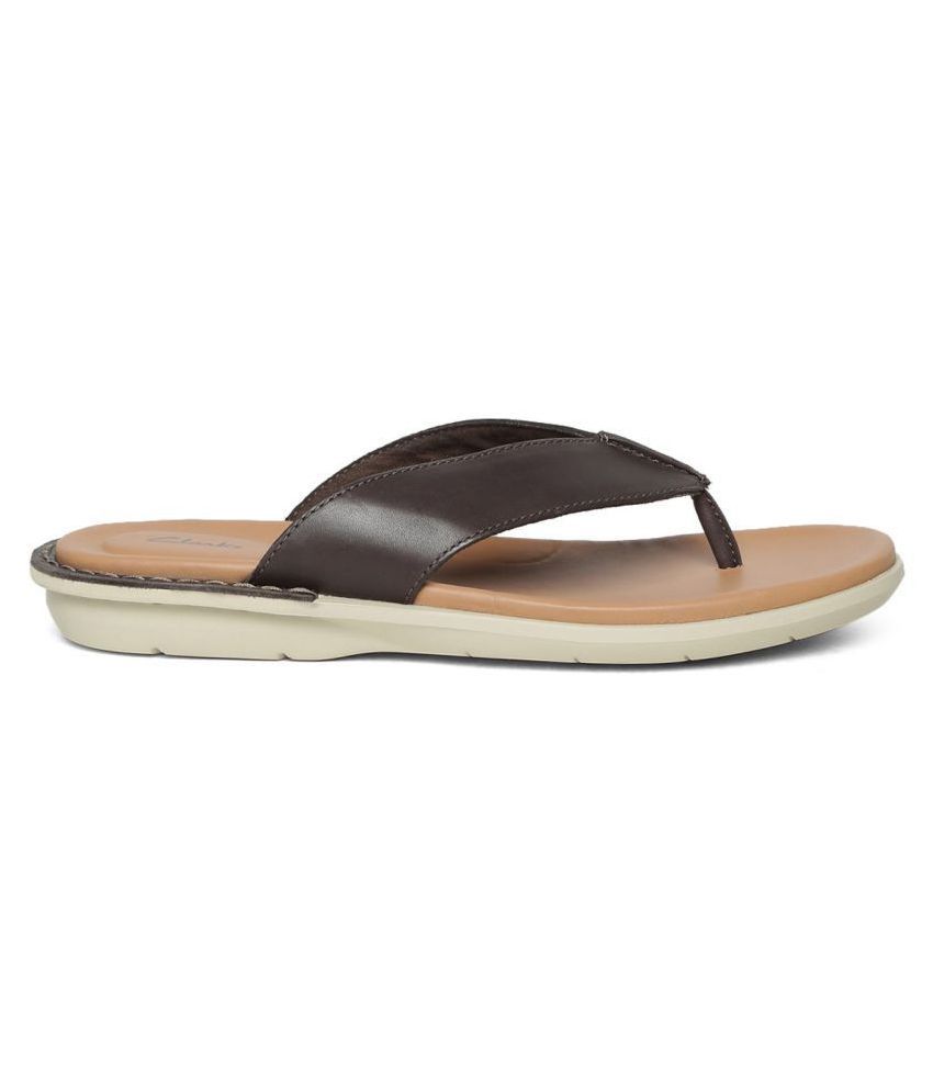 clarks brown flip flops