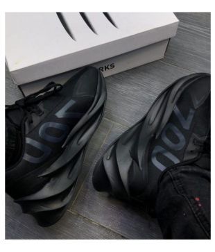 Adidas Yeezy 700 shark Black Basketball 