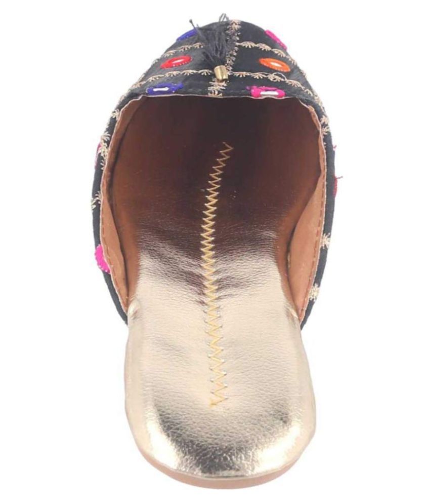 ethnic footwear for women's