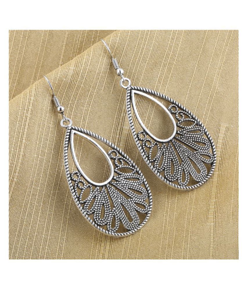     			Silver Shine Glitzy Silver Hollow Flower Petals Earrings for Women