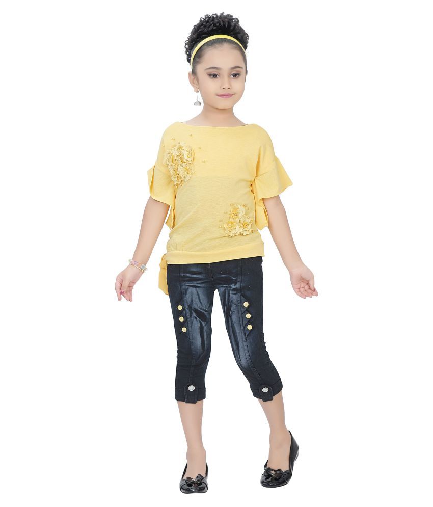     			Arshia Fashions Girls Top and Capri Set Yellow