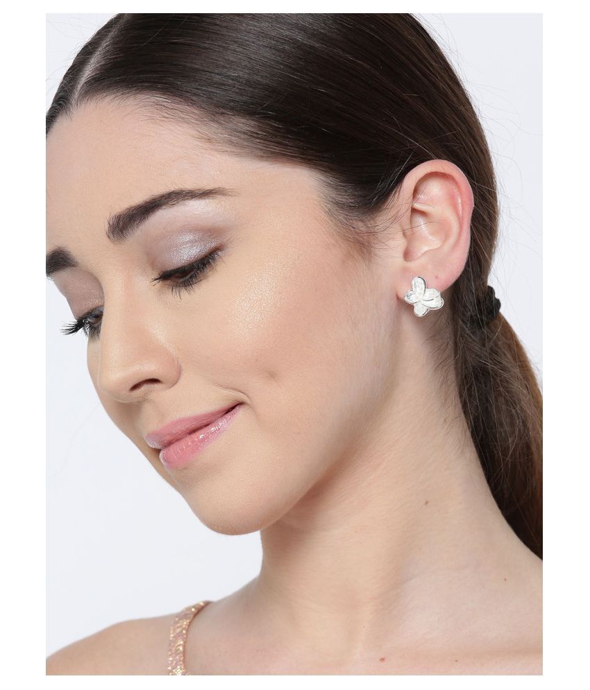     			Prita - Silver Stud Earrings ( Pack of 1 )