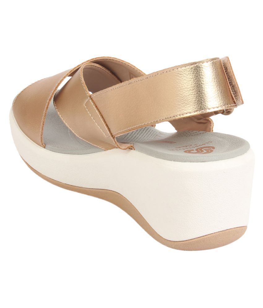 clarks gold heels