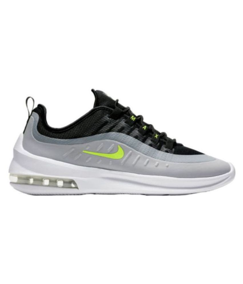 nike air max axis trainers