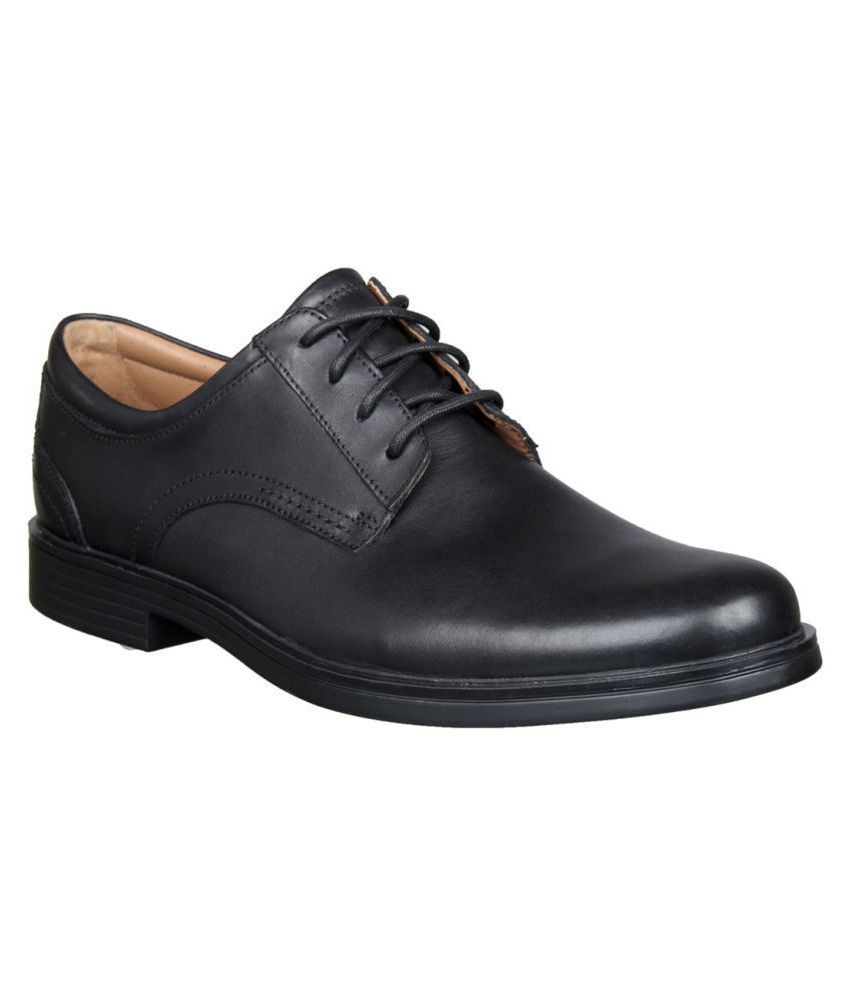 clarks leather black shoes