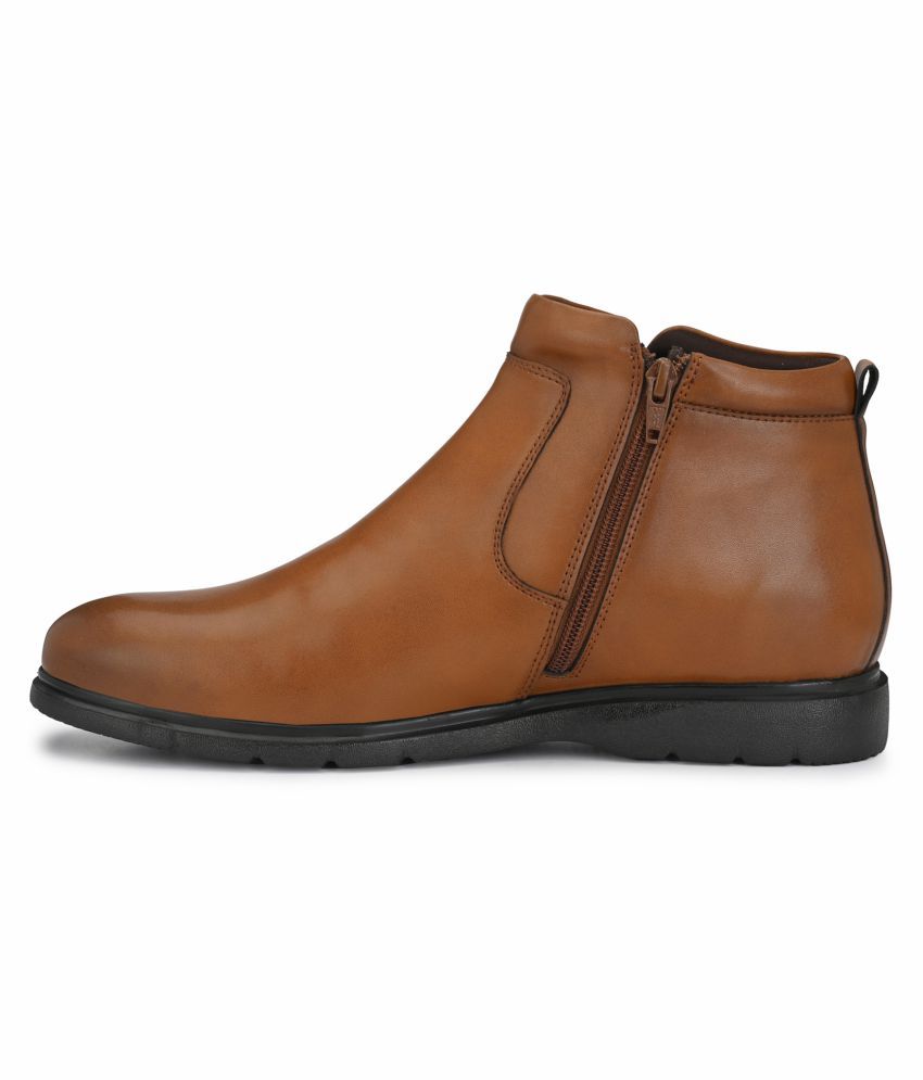 tan chukkas