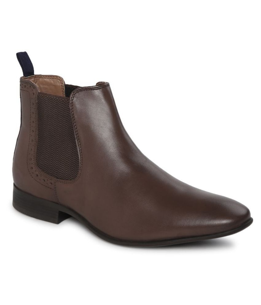 red tape chelsea boots in brown leather