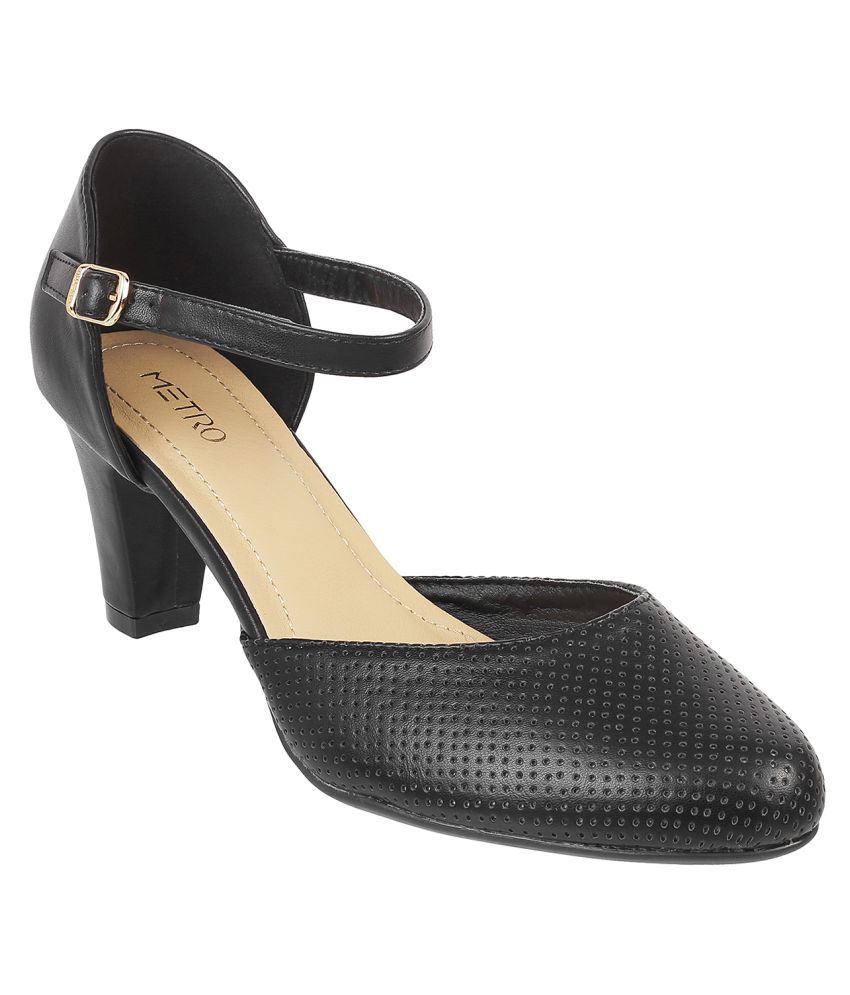 metro kitten heels