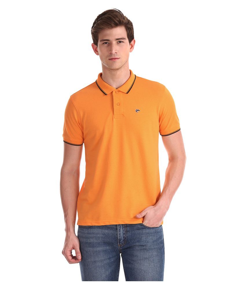 orange poloshirt