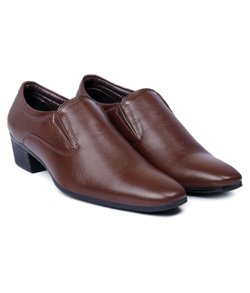     			YUVRATO BAXI Slip On Artificial Leather Brown Formal Shoes