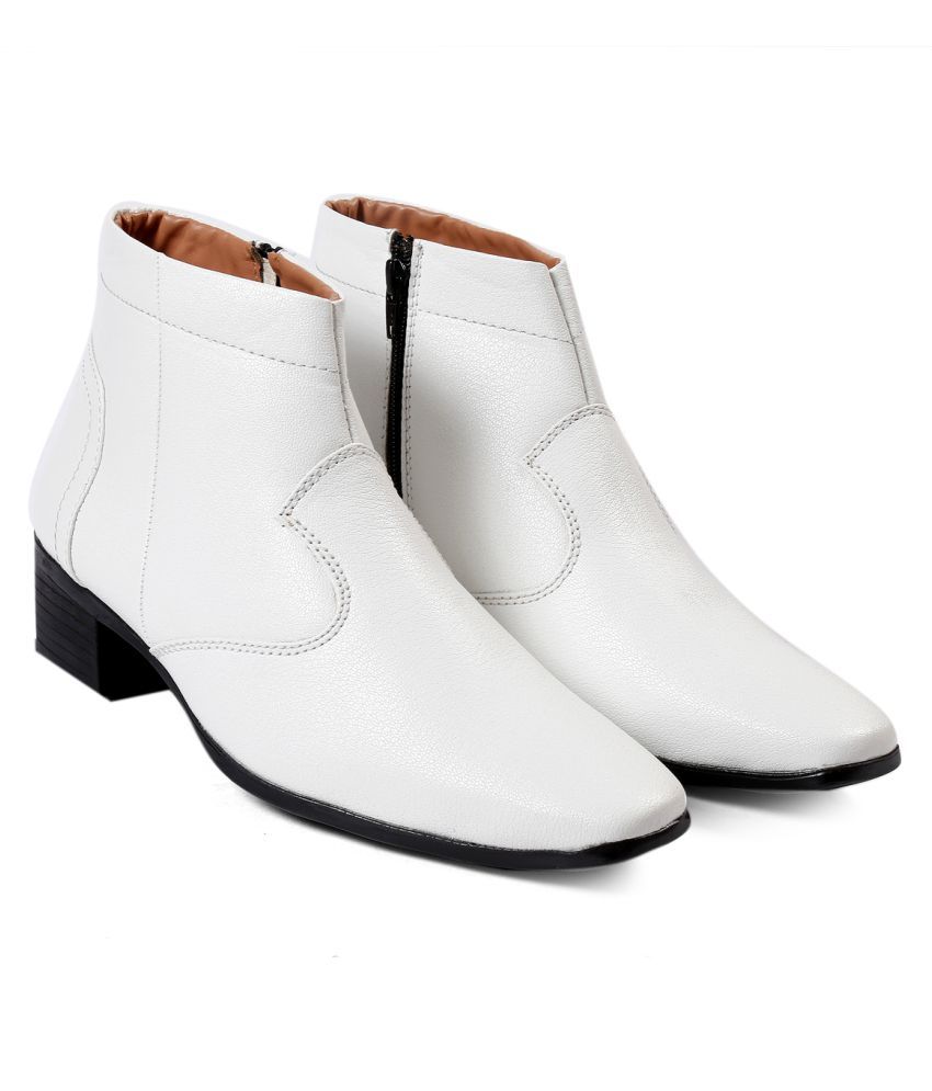     			YUVRATO BAXI White Formal Boot