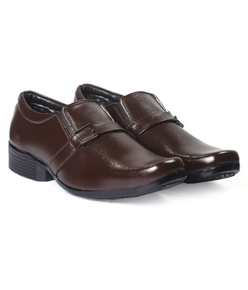     			YUVRATO BAXI Slip On Artificial Leather Brown Formal Shoes