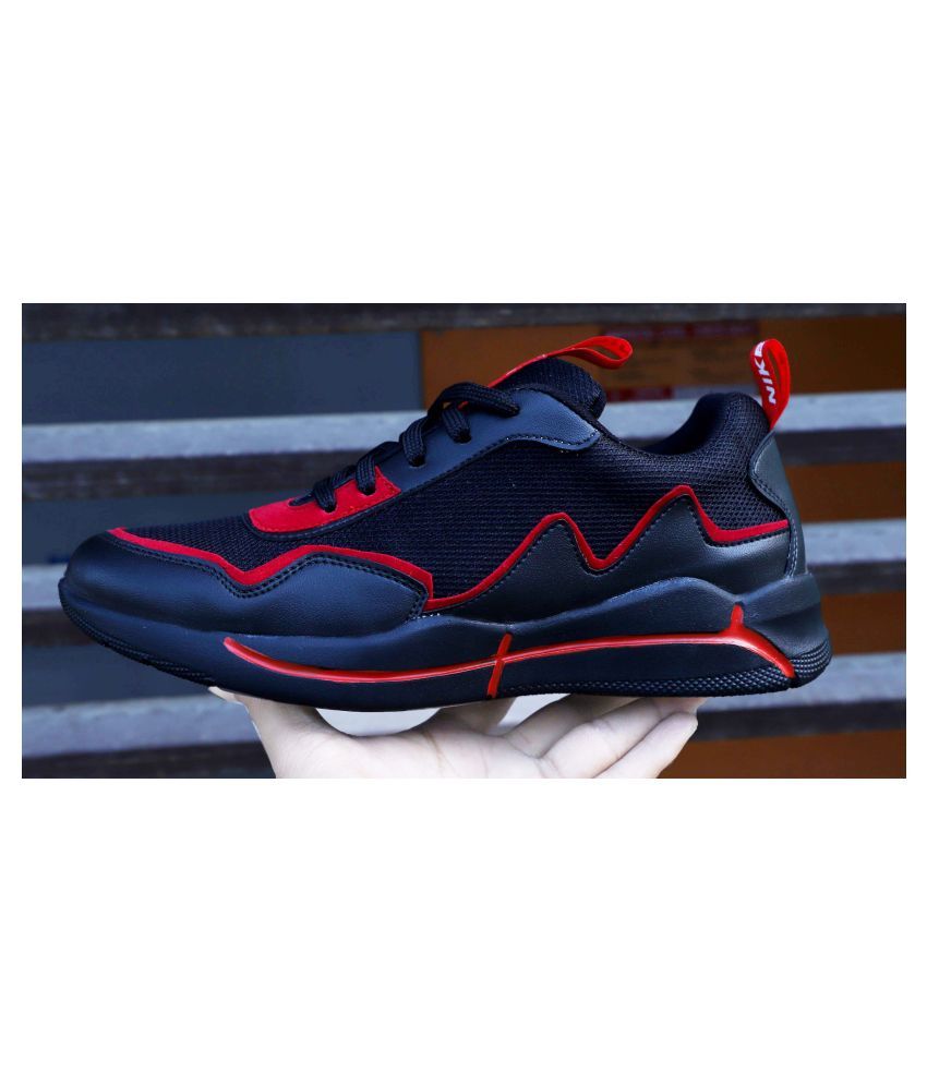 woakers casual sneakers