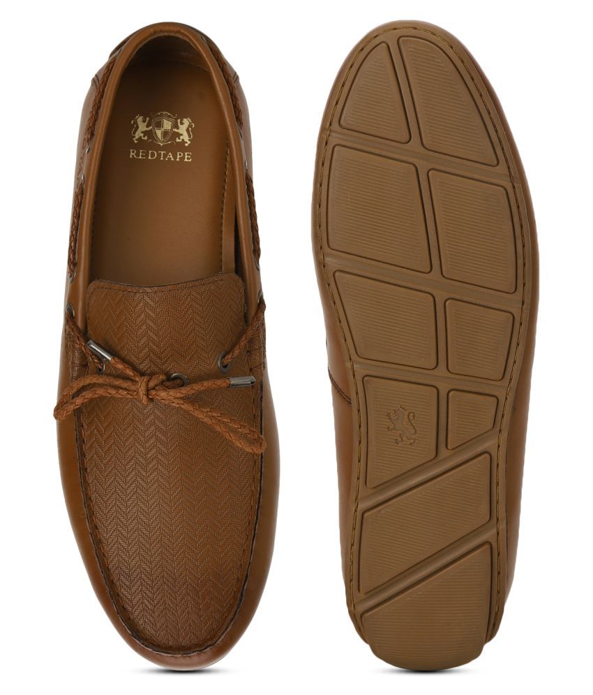 red tape flat sole shoes