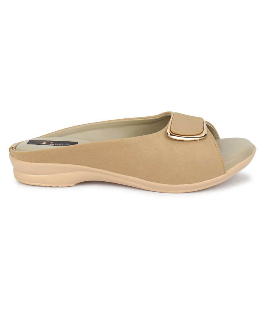 flats cream
