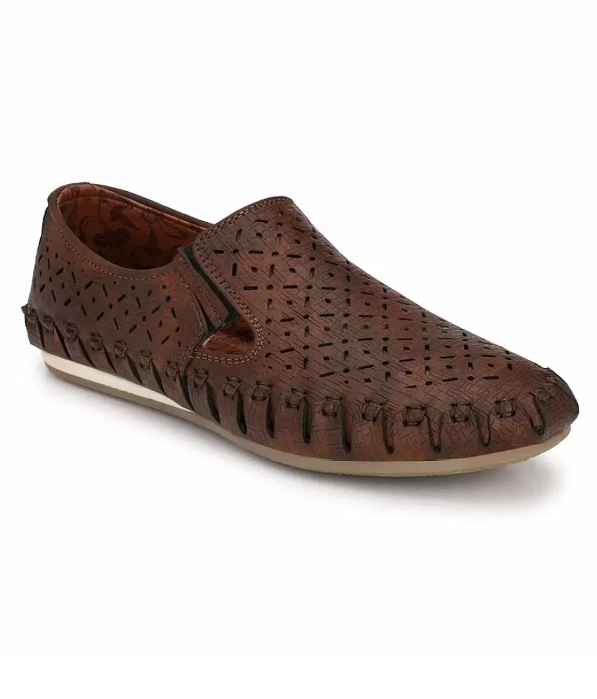 Buy Fashion Victim Men Beige Leather Comfort Sandals - Sandals for Men  12212648 | Myntra