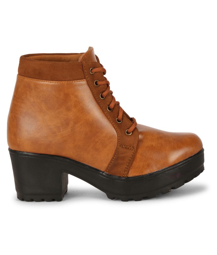 commander chunky sole boots