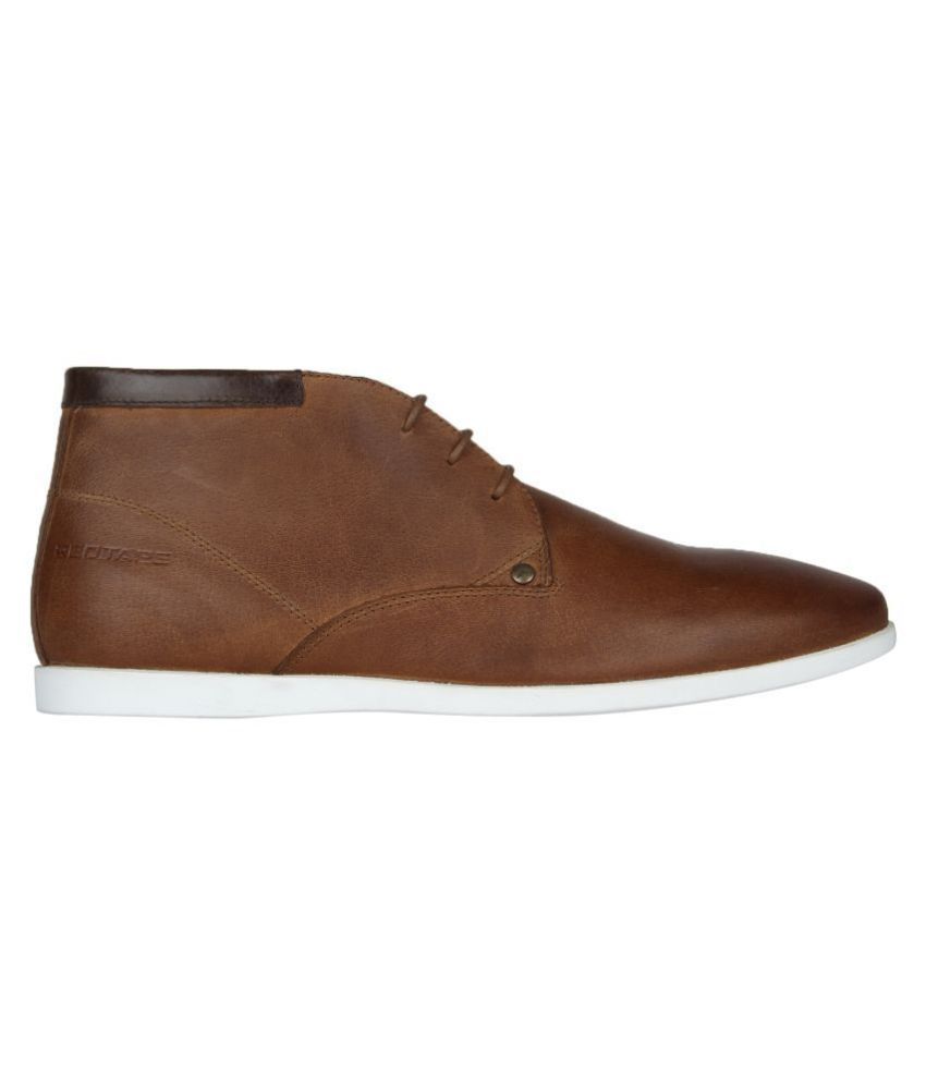tan chukka shoes