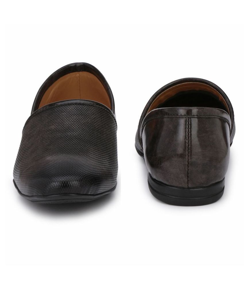work boot toe protection