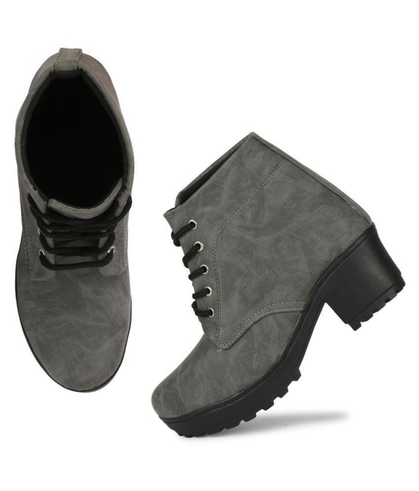 commander chunky sole boots