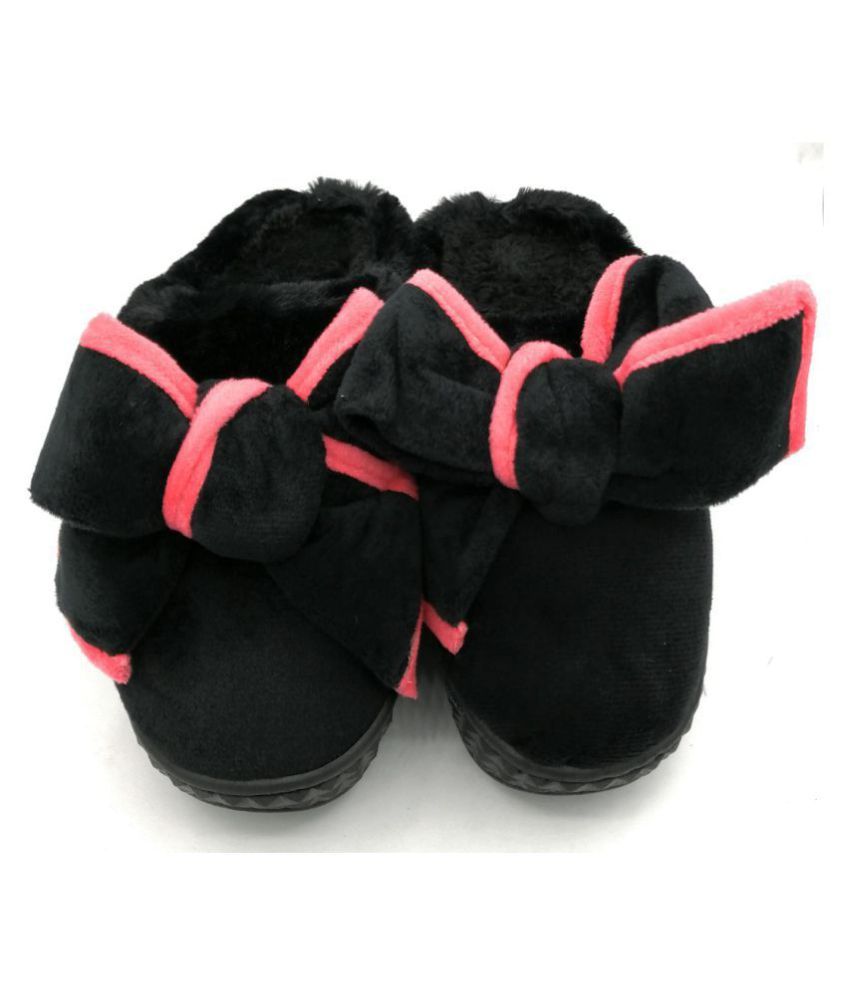     			KAPANI Black Slippers