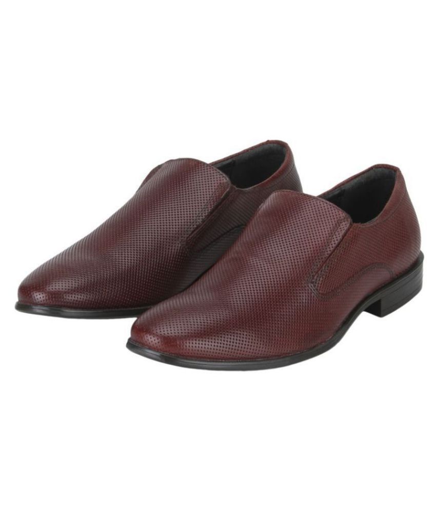 red tape flat sole shoes