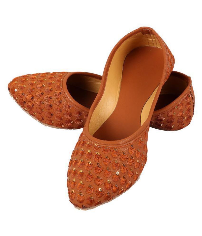 Apratim Brown Ethnic Footwear Price In India Buy Apratim Brown Ethnic Footwear Online At Snapdeal In addition to the download snapdeal online shopping app now and get exciting app only offers at your fingertips. apratim brown ethnic footwear