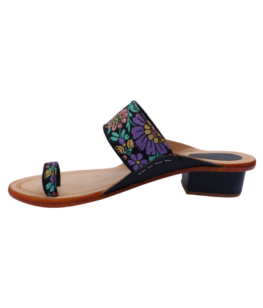 ethnic footwear for women's