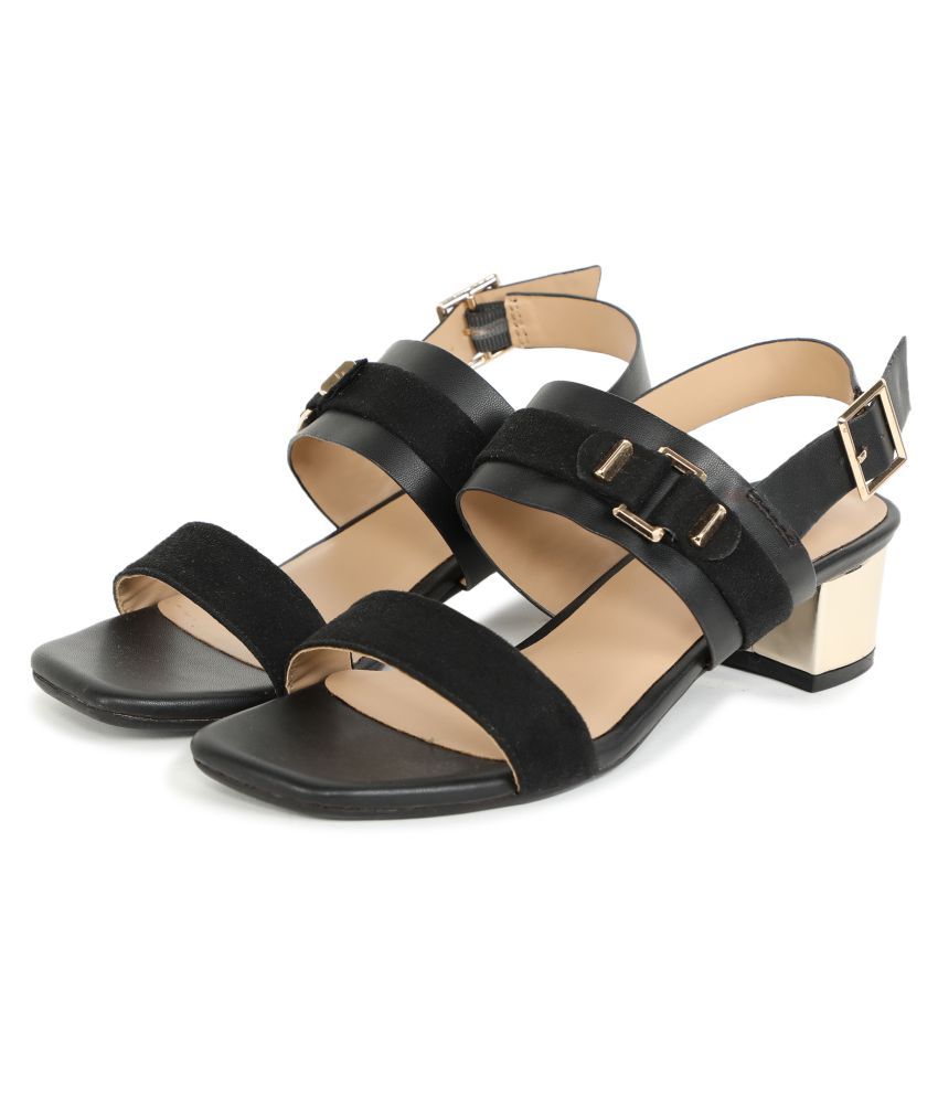 mode by red tape pumps