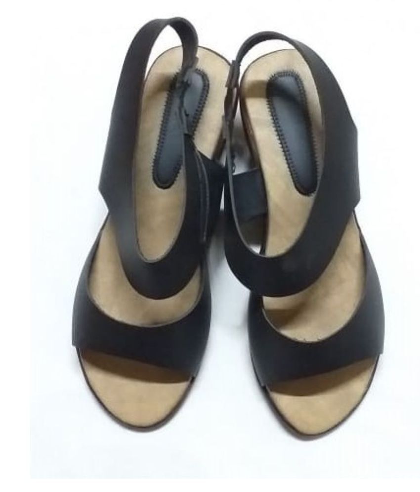 small heel black wedges