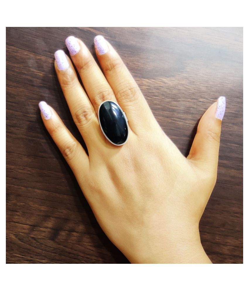 black stone finger ring