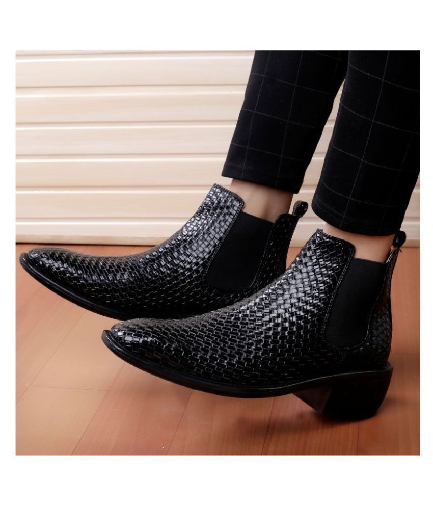 kinsley chukka boot for women in black