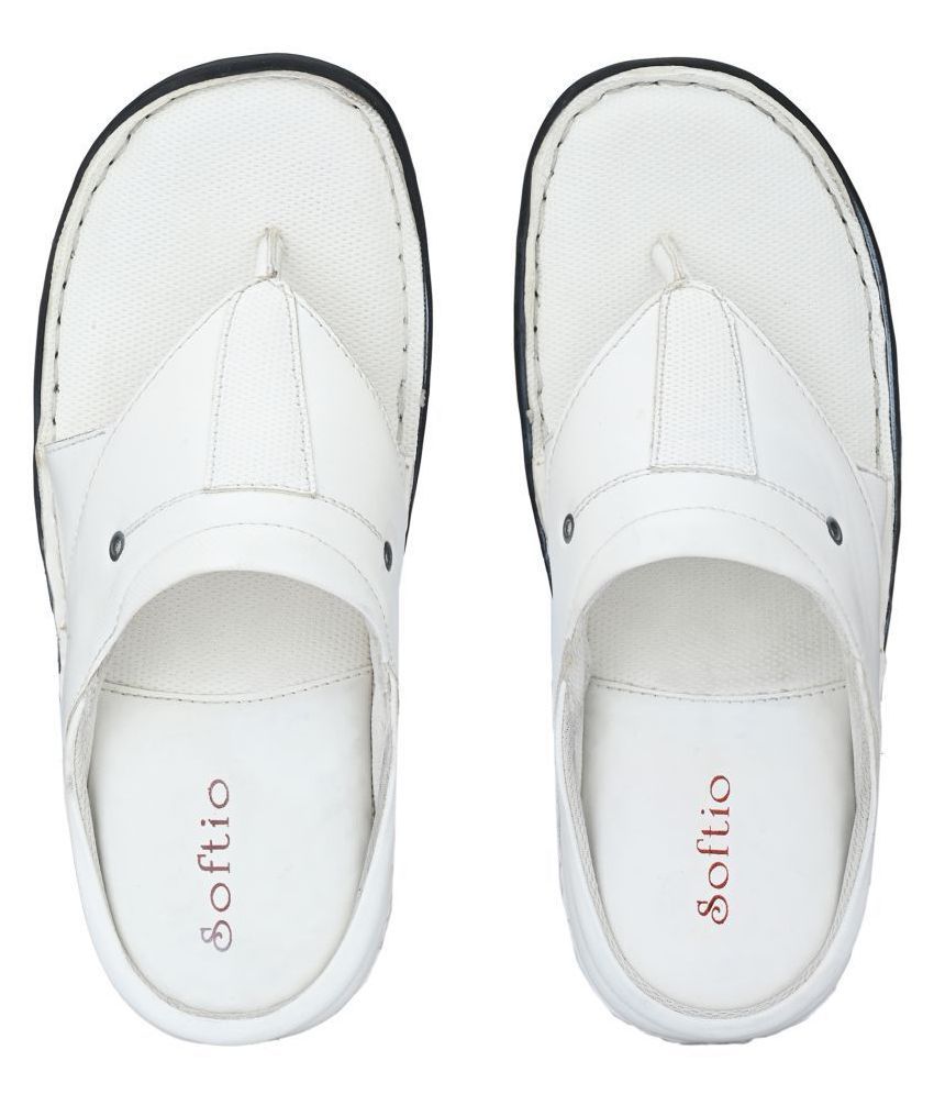     			softio White Flip Flops