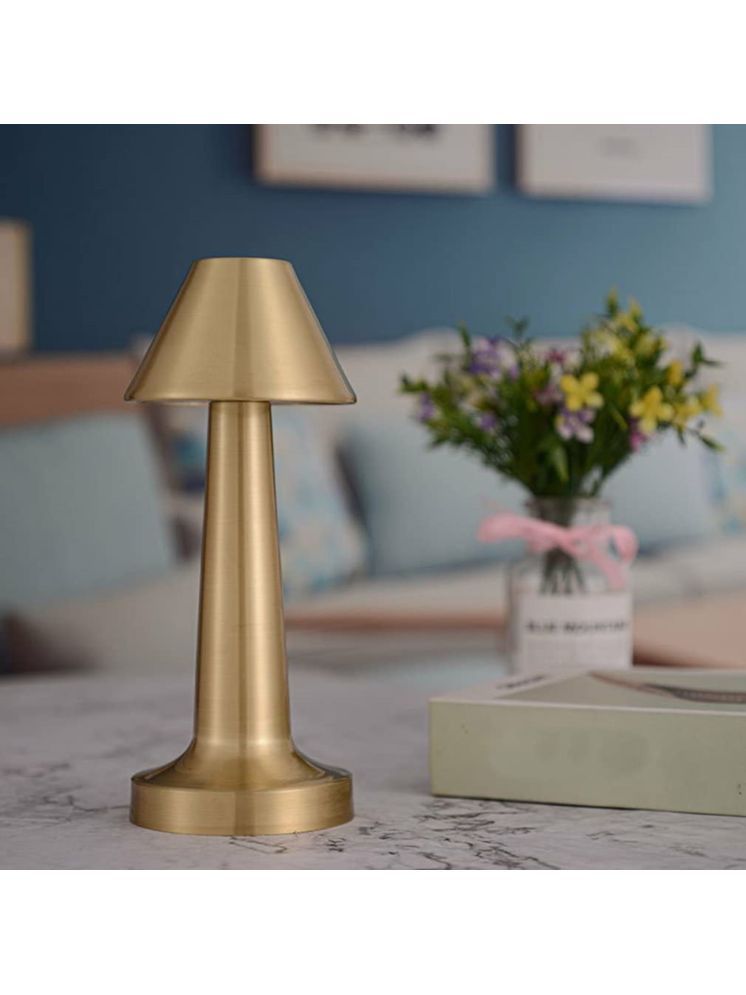     			Shopeleven Gold Table Lamp ( Pack of 1 )