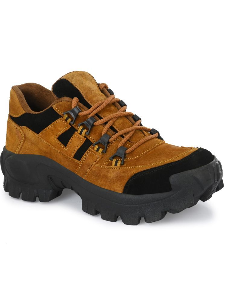     			Bucik Tan Men's Trekking Shoes