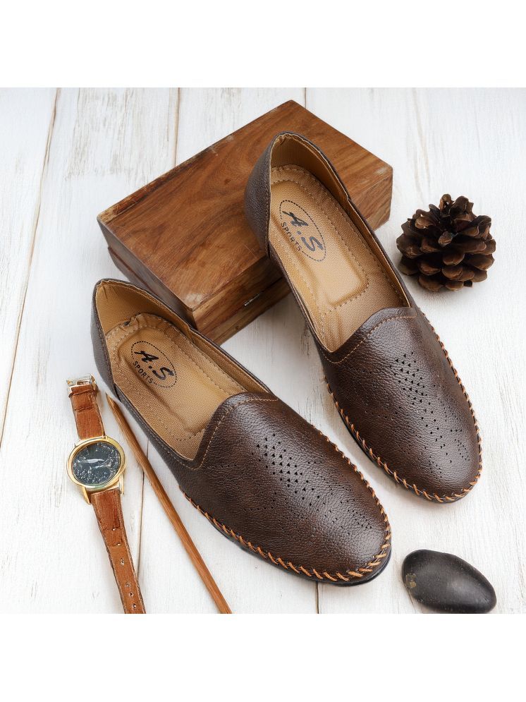     			DLS  Brown Men's Mojaris