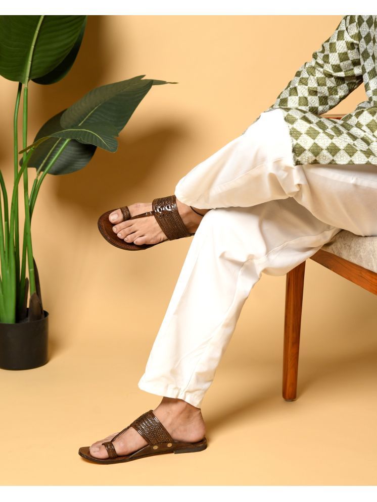     			STEPFOX Brown Men's Kolhapuris