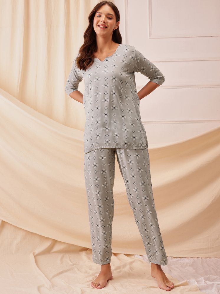     			Clovia Grey Rayon Women's Nightwear Nightsuit Sets ( Pack of 1 )