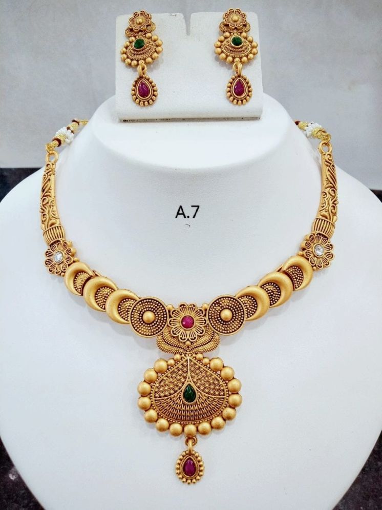     			Shivay Fashion Golden Alloy Necklace Set ( Pack of 1 )