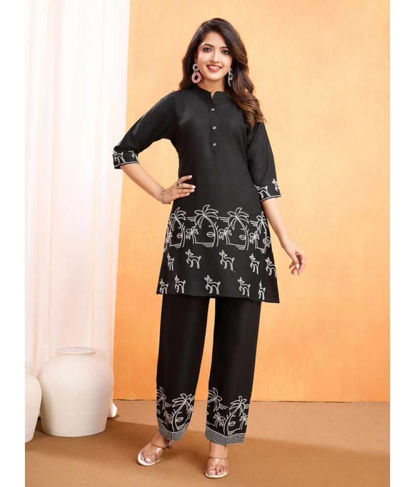     			Sitanjali Lifestyle Rayon Embroidered Kurti With Pants Women's Stitched Salwar Suit - Black ( Pack of 1 )