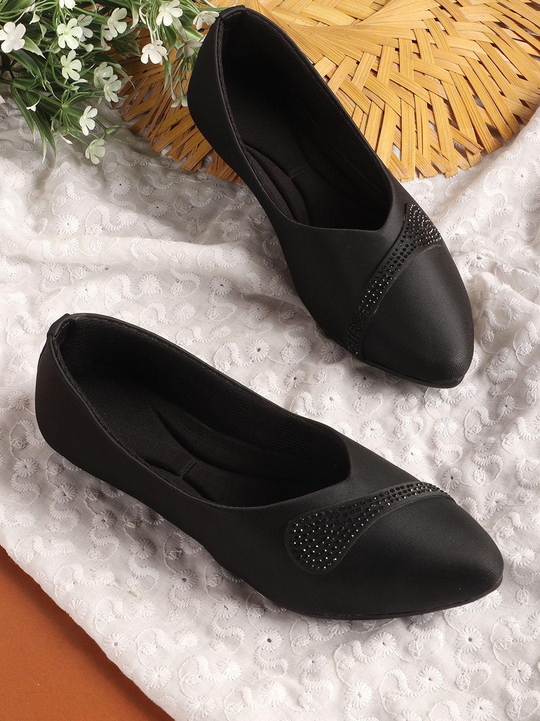     			Carrito Black Women's Casual Ballerinas