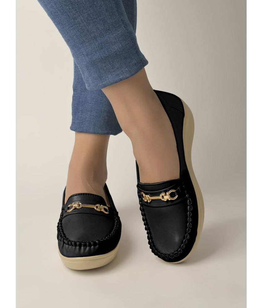     			Shoetopia Black Women's Loafers