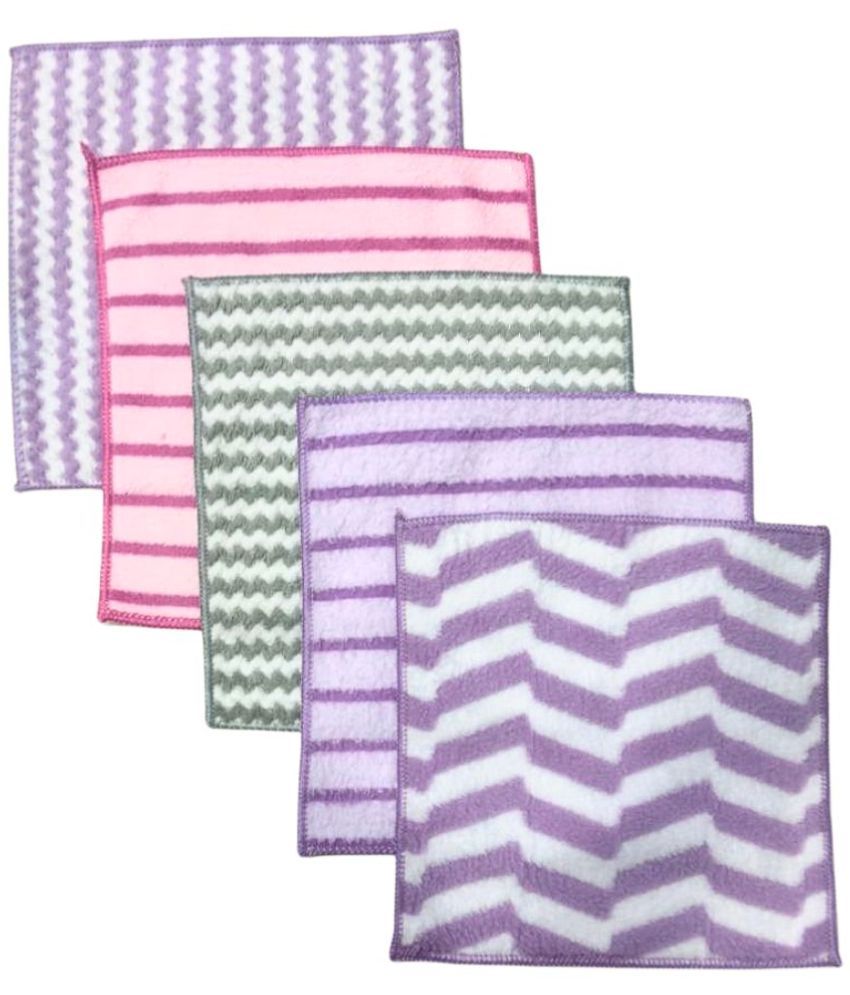     			Towels for Newborn Baby,(Colour & Print May Vary) 250 GSM (25 x 25 CM) Pack of 4