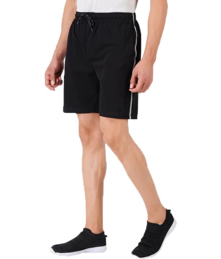     			Reoutlook Black Cotton Blend Men's Shorts ( Pack of 1 )