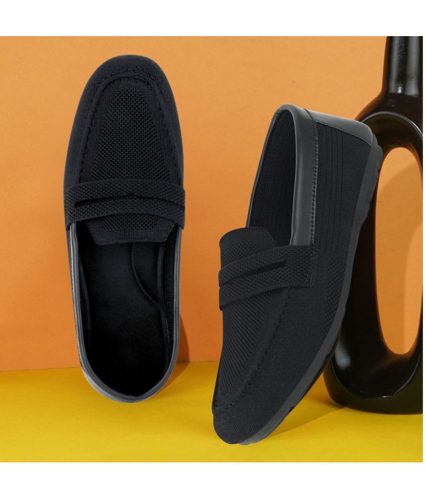     			Jootiyapa Black Men's Slip on